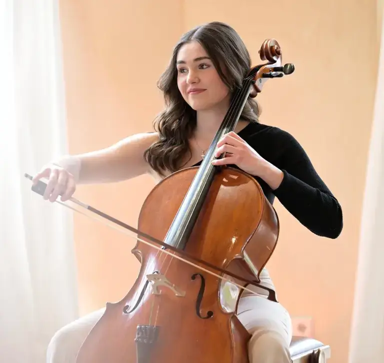 Eva Hofmann, Cello (violoncelle)
