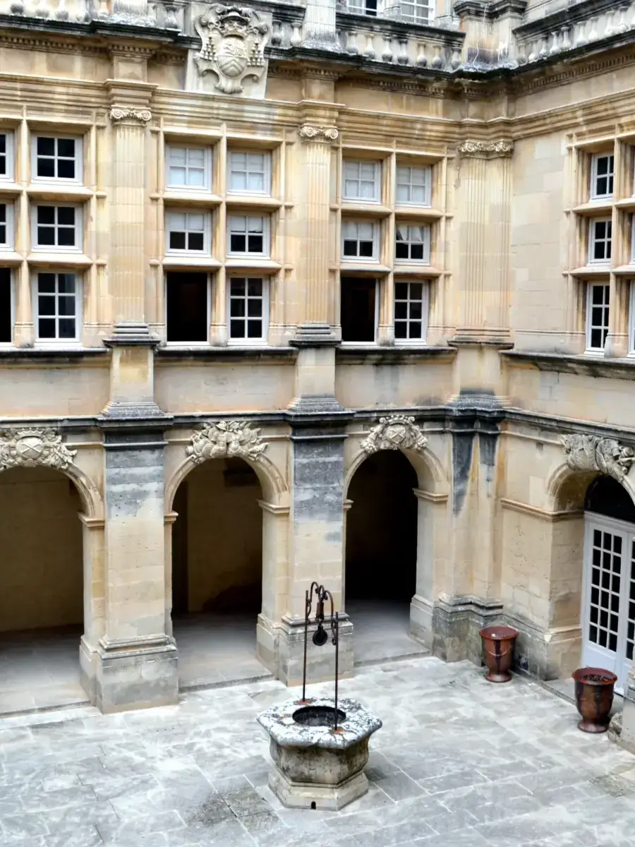 Concerts dans la Drôme au Château de Suze-la-Rousse (cour intérieure)