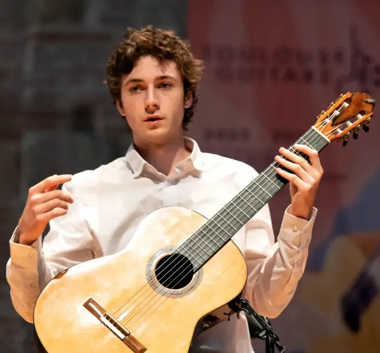 Mateo Camisassa, Guitare (Gitarre)