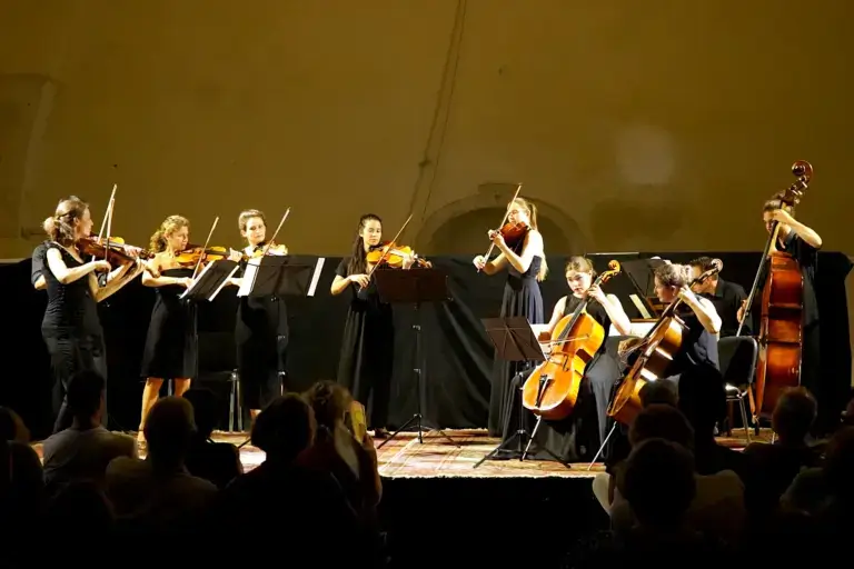 Concert de l'APAS (Académie provençale des Amis de Suttgart) au Palais des Evêques de Bourg-Saint-Andéol (musique classique)